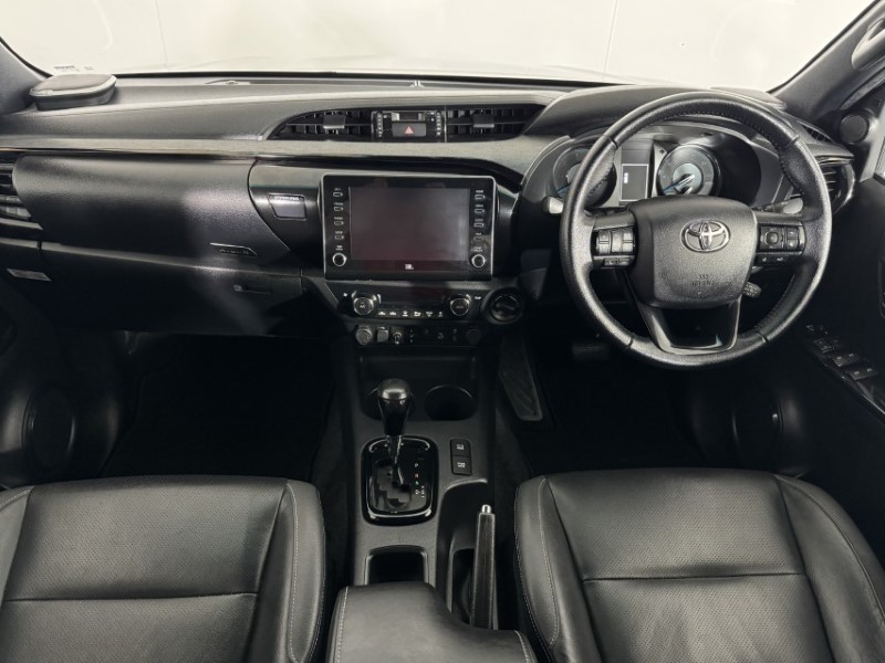 2021 (21) TOYOTA COMMERCIAL HILUX Invincible X D/Cab Pick Up 2.8 D-4D Auto 5847789