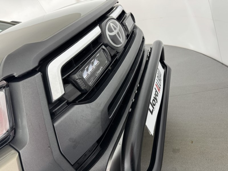 2021 (21) TOYOTA COMMERCIAL HILUX Invincible X D/Cab Pick Up 2.8 D-4D Auto 5847779