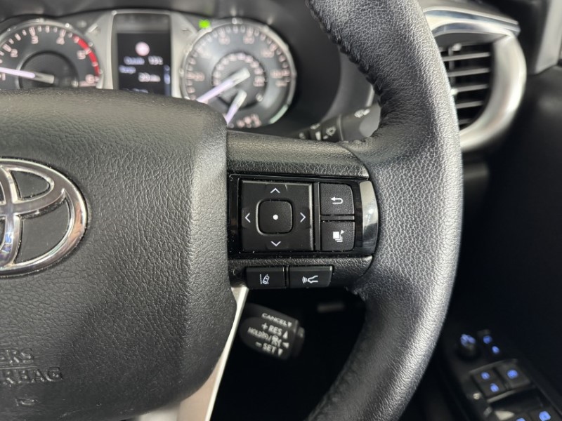 2023 (73) TOYOTA COMMERCIAL HILUX Invincible D/Cab Pick Up 2.4 D-4D 5863869