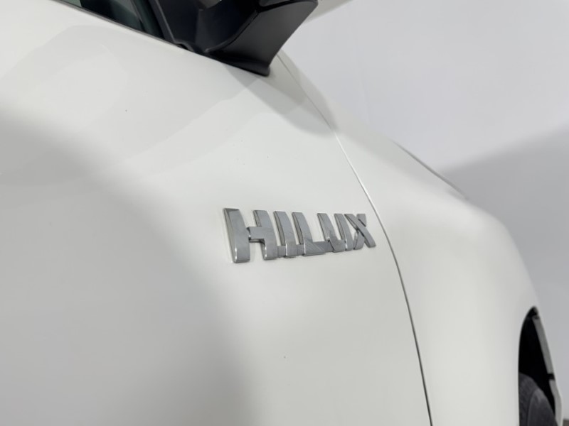 2023 (73) TOYOTA COMMERCIAL HILUX Invincible D/Cab Pick Up 2.4 D-4D 5863884