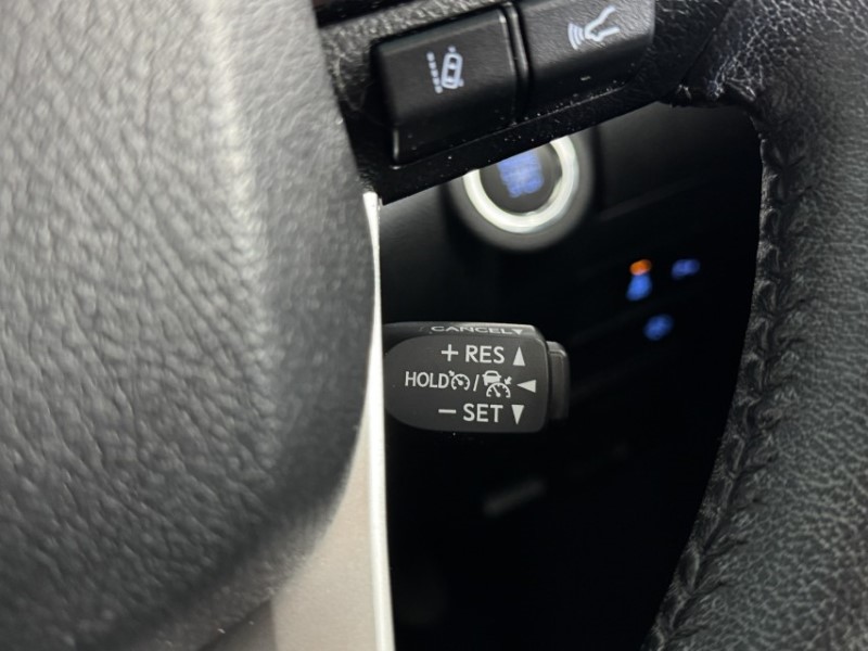 2023 (73) TOYOTA COMMERCIAL HILUX Invincible D/Cab Pick Up 2.4 D-4D 5863867