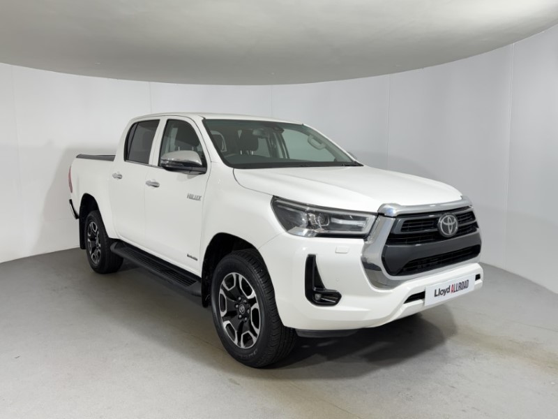 2023 (73) TOYOTA COMMERCIAL HILUX Invincible D/Cab Pick Up 2.4 D-4D 5863909