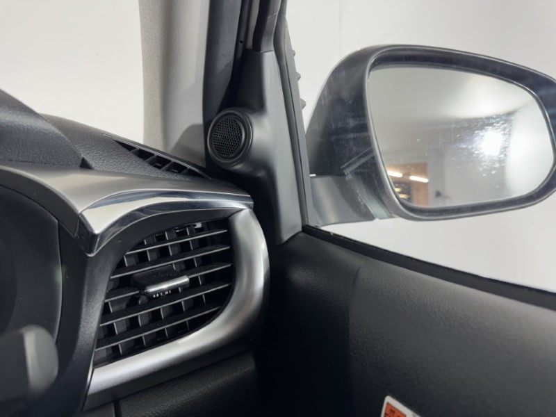 2023 (73) TOYOTA COMMERCIAL HILUX Invincible D/Cab Pick Up 2.4 D-4D 5863863