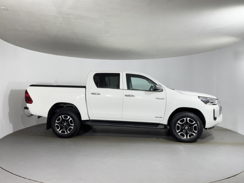 2023 (73) TOYOTA COMMERCIAL HILUX Invincible D/Cab Pick Up 2.4 D-4D 5863910