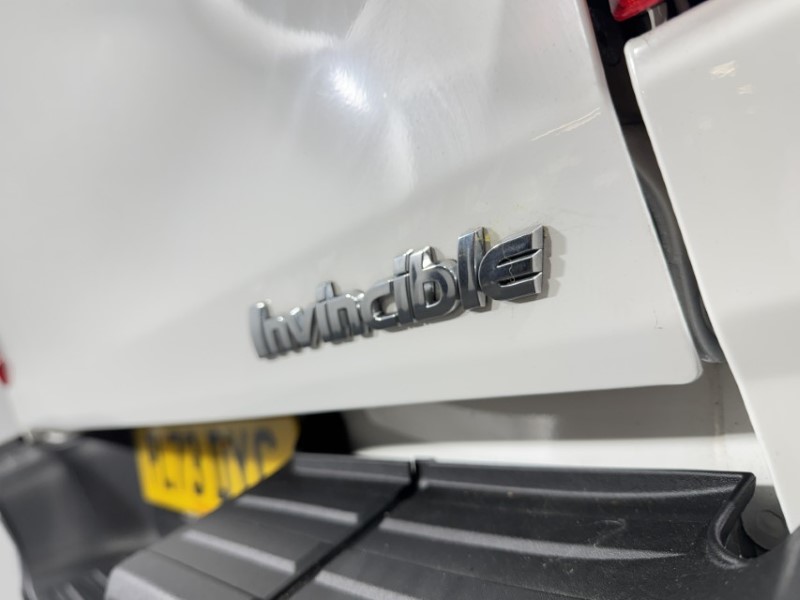 2023 (73) TOYOTA COMMERCIAL HILUX Invincible D/Cab Pick Up 2.4 D-4D 5863890