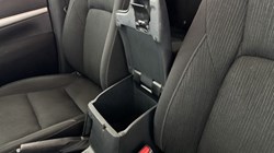 2023 (73) TOYOTA COMMERCIAL HILUX Invincible D/Cab Pick Up 2.4 D-4D 5863900