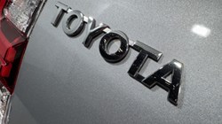 2025 (75) TOYOTA COMMERCIAL HILUX Invincible X D/Cab Pick Up 2.8 D 48V Auto 5865525