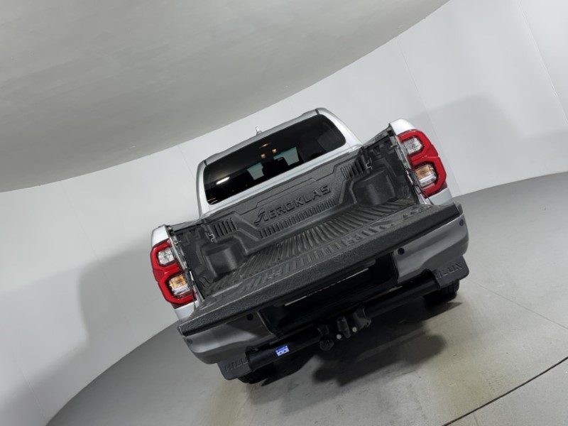 2025 (75) TOYOTA COMMERCIAL HILUX Invincible X D/Cab Pick Up 2.8 D 48V Auto 5865529