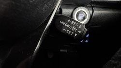 2025 (75) TOYOTA COMMERCIAL HILUX Invincible X D/Cab Pick Up 2.8 D 48V Auto 5865500