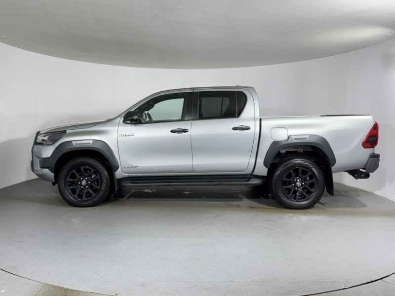 2025 (75) TOYOTA COMMERCIAL HILUX Invincible X D/Cab Pick Up 2.8 D 48V Auto 5865550