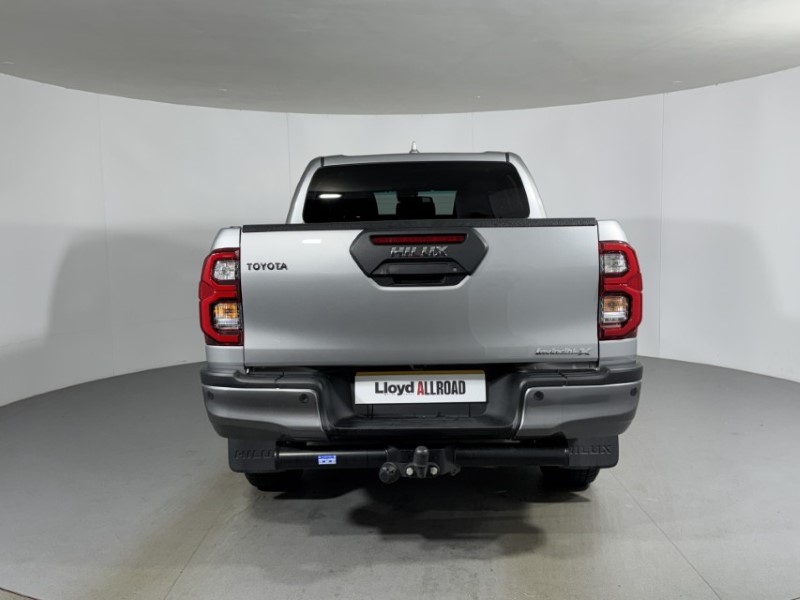 2025 (75) TOYOTA COMMERCIAL HILUX Invincible X D/Cab Pick Up 2.8 D 48V Auto 5865527