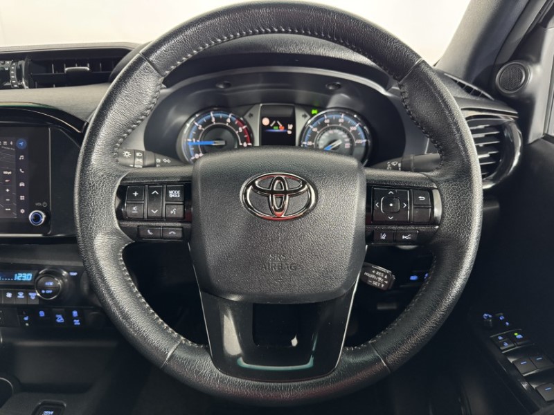 2025 (75) TOYOTA COMMERCIAL HILUX Invincible X D/Cab Pick Up 2.8 D 48V Auto 5865496