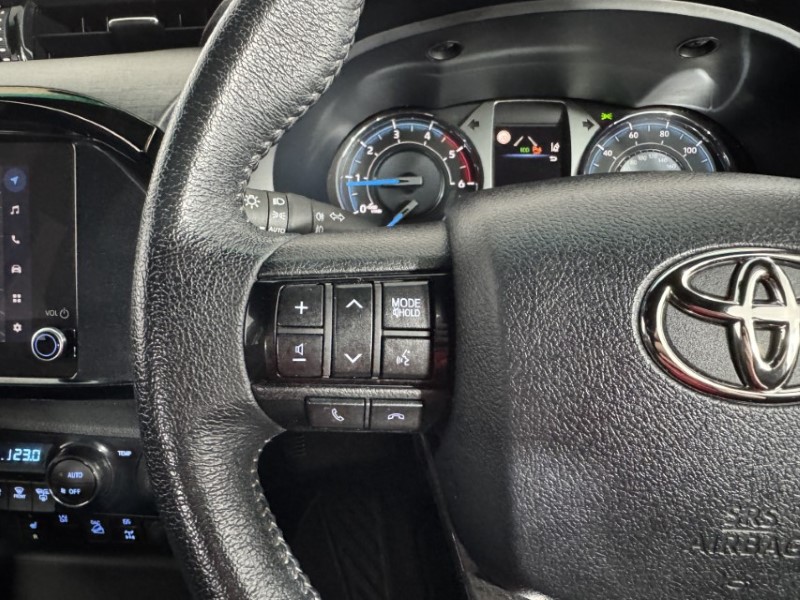 2025 (75) TOYOTA COMMERCIAL HILUX Invincible X D/Cab Pick Up 2.8 D 48V Auto 5865497