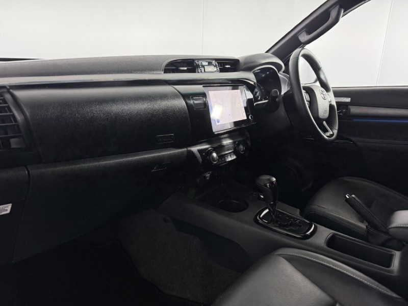 2025 (75) TOYOTA COMMERCIAL HILUX Invincible X D/Cab Pick Up 2.8 D 48V Auto 5966366