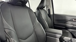 2026 (76) TOYOTA COMMERCIAL HILUX Invincible D/Cab Pick Up 2.8 D 48V Auto 5931500