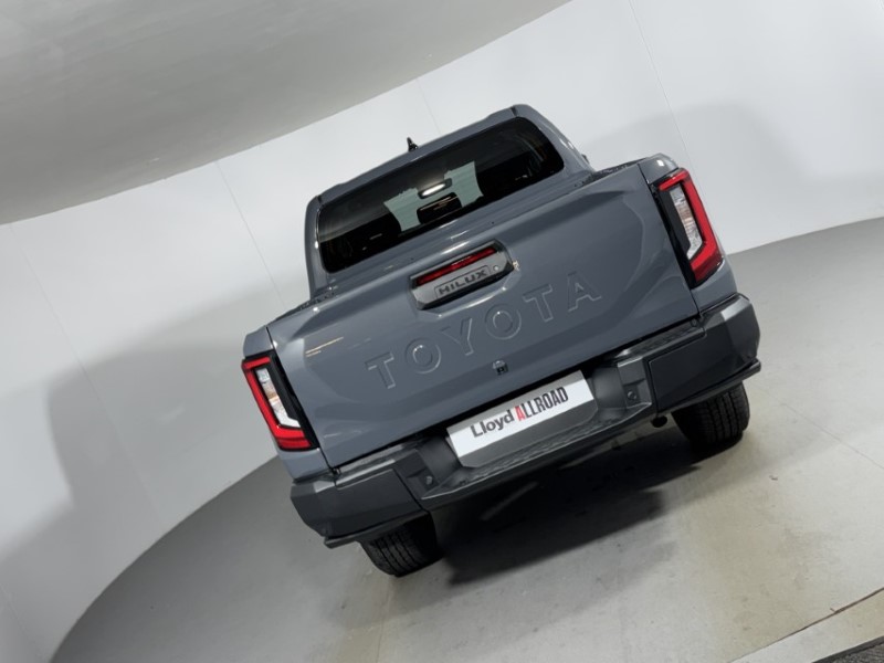 2026 (76) TOYOTA COMMERCIAL HILUX Invincible D/Cab Pick Up 2.8 D 48V Auto 5931535