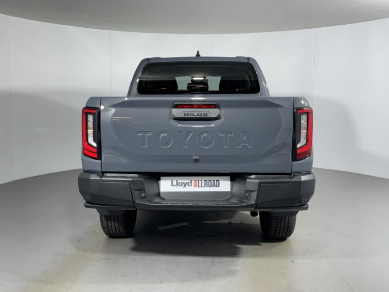 2026 (76) TOYOTA COMMERCIAL HILUX Invincible D/Cab Pick Up 2.8 D 48V Auto 5931547