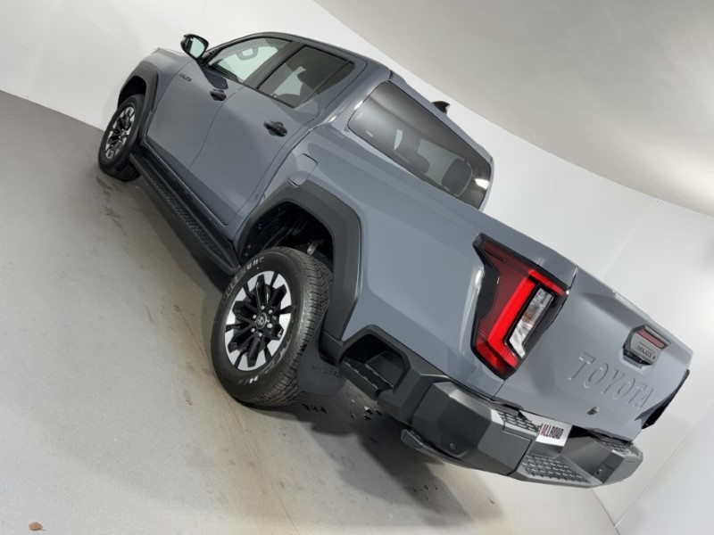 2026 (76) TOYOTA COMMERCIAL HILUX Invincible D/Cab Pick Up 2.8 D 48V Auto 5931538