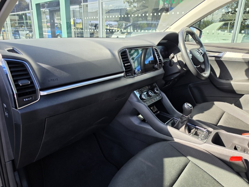 2023 (23) SKODA KAROQ 1.0 TSI SE Drive 5dr 5883689