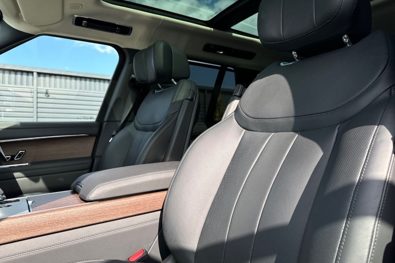 2024 (24) LAND ROVER RANGE ROVER 3.0 D300 Autobiography 4dr Auto 3358262