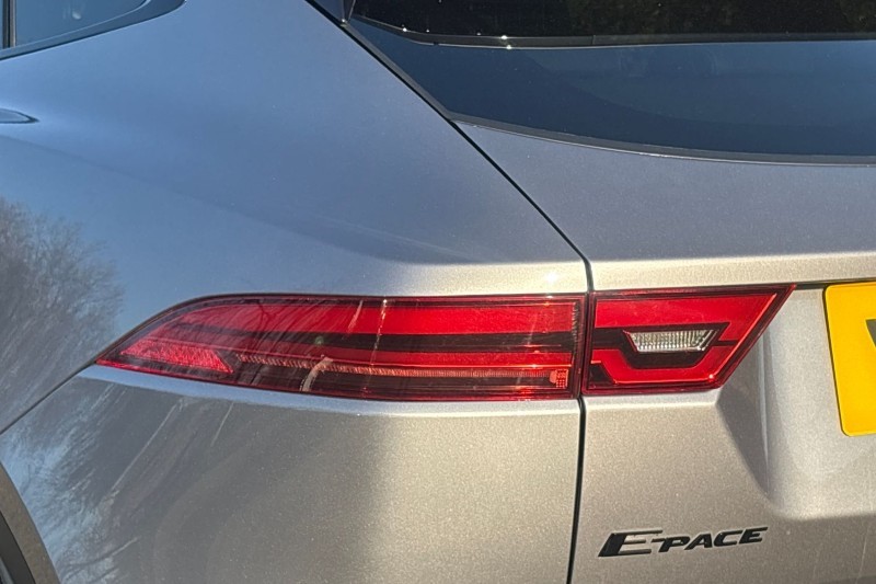 2022 (72) JAGUAR E-PACE 2.0 D200 R-Dynamic Black 5dr Auto 5129724