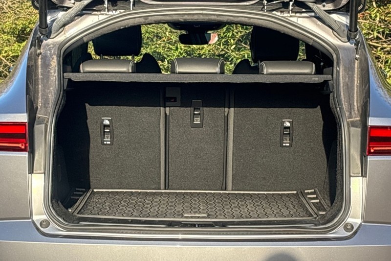 2022 (72) JAGUAR E-PACE 2.0 D200 R-Dynamic Black 5dr Auto 5129715