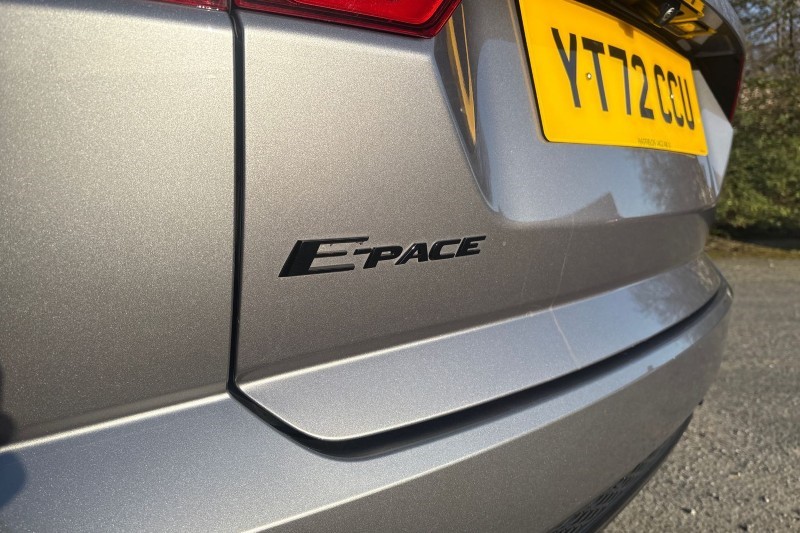 2022 (72) JAGUAR E-PACE 2.0 D200 R-Dynamic Black 5dr Auto 5129754