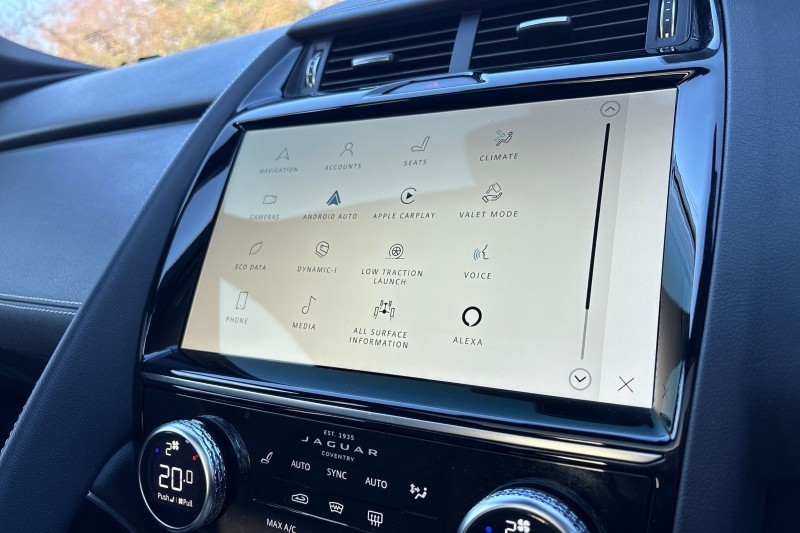 2022 (72) JAGUAR E-PACE 2.0 D200 R-Dynamic Black 5dr Auto 5129738
