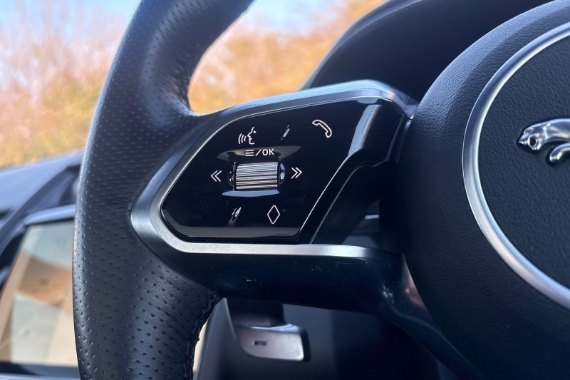 2022 (72) JAGUAR E-PACE 2.0 D200 R-Dynamic Black 5dr Auto 5129733