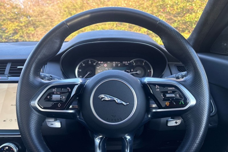 2022 (72) JAGUAR E-PACE 2.0 D200 R-Dynamic Black 5dr Auto 5129732
