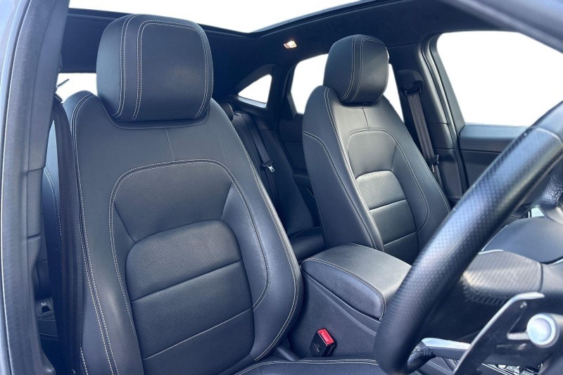 2022 (72) JAGUAR E-PACE 2.0 D200 R-Dynamic Black 5dr Auto 5129731