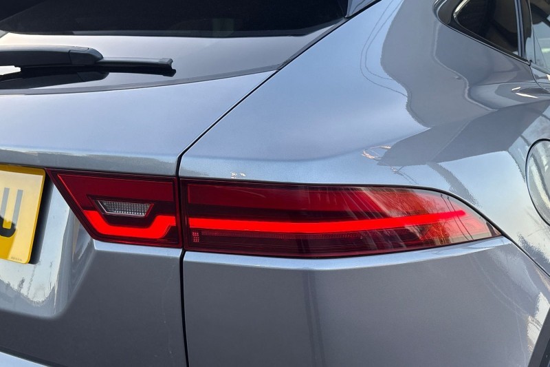 2022 (72) JAGUAR E-PACE 2.0 D200 R-Dynamic Black 5dr Auto 5129755