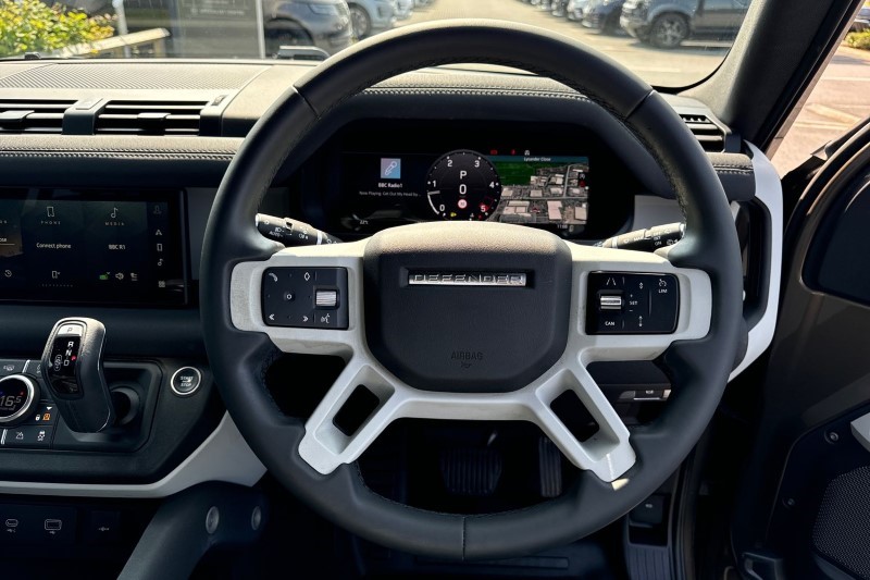 2023 (23) LAND ROVER DEFENDER 3.0 D250 X-Dynamic SE 110 5dr Auto [7 Seat] 3387343