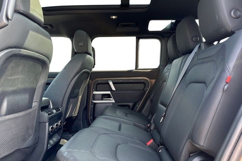 2023 (23) LAND ROVER DEFENDER 3.0 D250 X-Dynamic SE 110 5dr Auto [7 Seat] 3387329