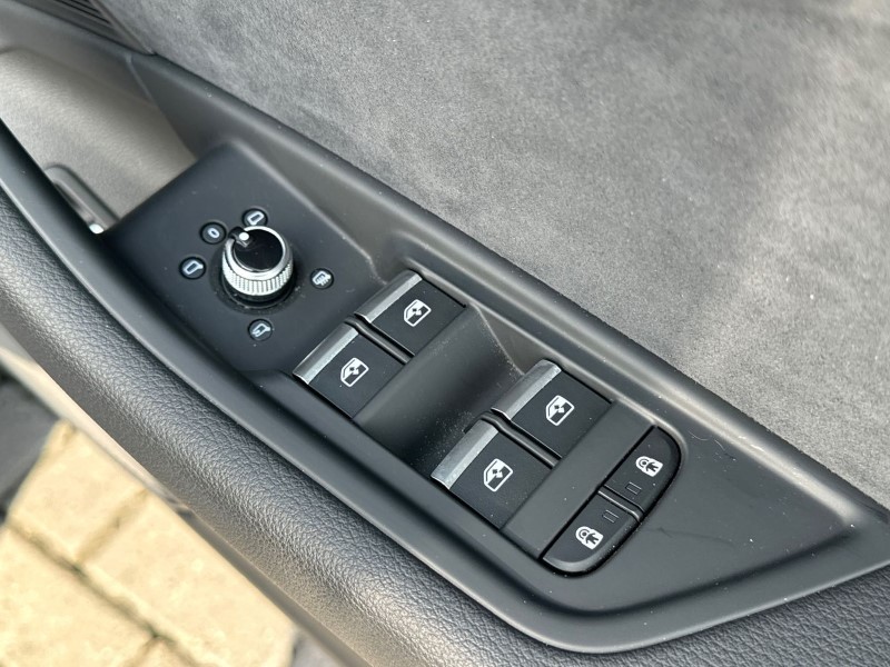 2023 (73) AUDI A4 35 TFSI Black Edition 5dr S Tronic 3455838