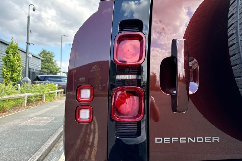 2023 (23) LAND ROVER DEFENDER 3.0 D300 X-Dynamic SE 130 5dr Auto [8 Seat] 3398940