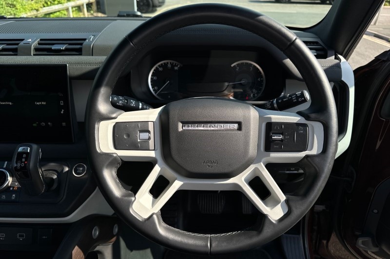 2023 (23) LAND ROVER DEFENDER 3.0 D300 X-Dynamic SE 130 5dr Auto [8 Seat] 3398920