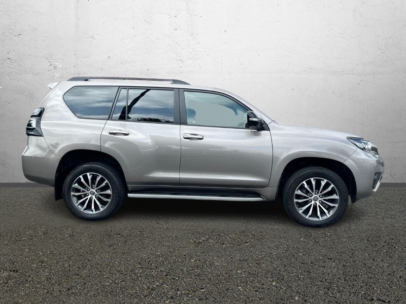 2022 (22) TOYOTA LAND CRUISER 2.8 D-4D 204 Invincible 5dr Auto 7 Seats 3427885