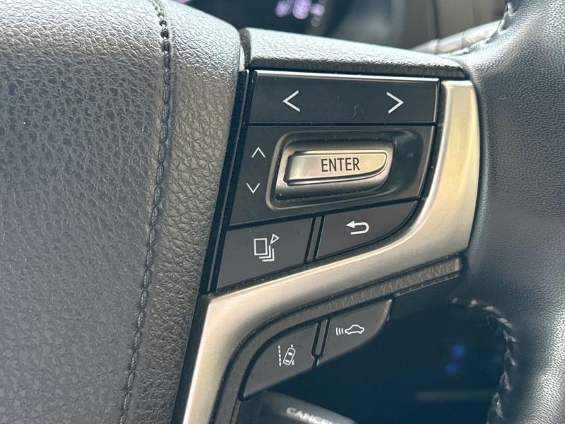 2022 (22) TOYOTA LAND CRUISER 2.8 D-4D 204 Invincible 5dr Auto 7 Seats 3427898