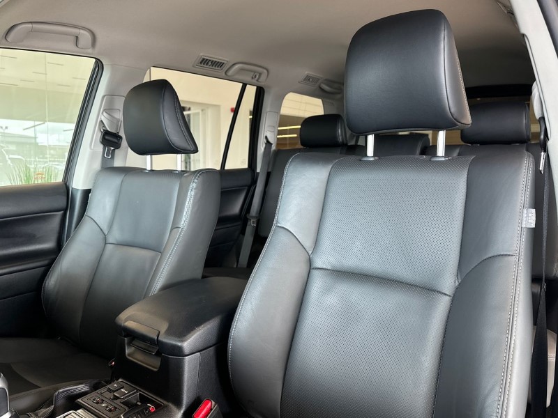 2022 (22) TOYOTA LAND CRUISER 2.8 D-4D 204 Invincible 5dr Auto 7 Seats 3427910