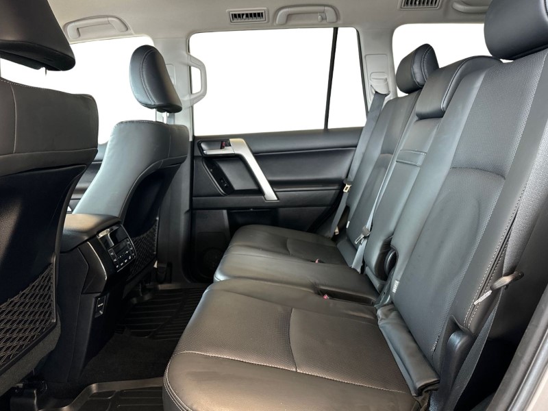 2022 (22) TOYOTA LAND CRUISER 2.8 D-4D 204 Invincible 5dr Auto 7 Seats 3427884