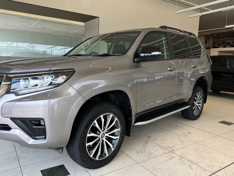 2022 (22) TOYOTA LAND CRUISER 2.8 D-4D 204 Invincible 5dr Auto 7 Seats 3427917