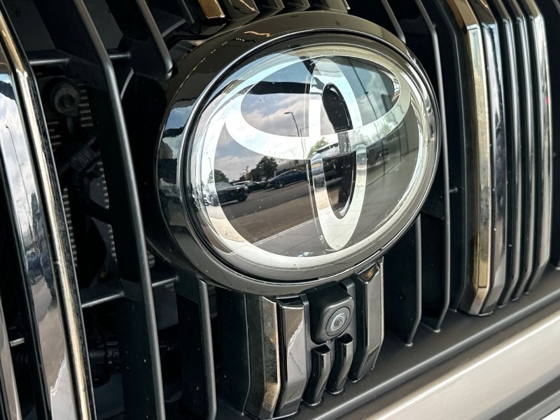 2022 (22) TOYOTA LAND CRUISER 2.8 D-4D 204 Invincible 5dr Auto 7 Seats 3427916