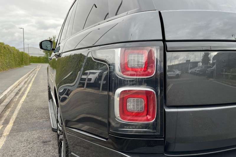 2021 (21) LAND ROVER RANGE ROVER 3.0 D300 Westminster Black 4dr Auto 3448675