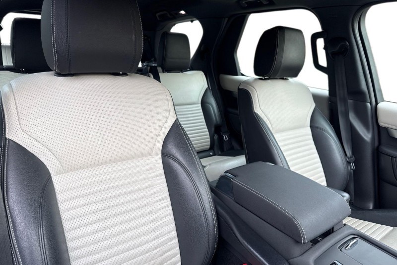 2021 (21) LAND ROVER DISCOVERY 3.0 D250 R-Dynamic S 5dr Auto 5155922