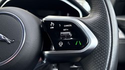 2022 (22) JAGUAR F-PACE 2.0 D200 R-Dynamic SE 5dr Auto AWD 5118578