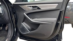 2022 (22) JAGUAR F-PACE 2.0 D200 R-Dynamic SE 5dr Auto AWD 5118571