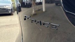 2022 (22) JAGUAR F-PACE 2.0 D200 R-Dynamic SE 5dr Auto AWD 5118598