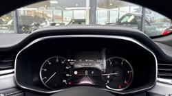 2022 (22) JAGUAR F-PACE 2.0 D200 R-Dynamic SE 5dr Auto AWD 5118565