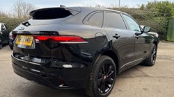 2022 (22) JAGUAR F-PACE 2.0 D200 R-Dynamic SE 5dr Auto AWD 5118600
